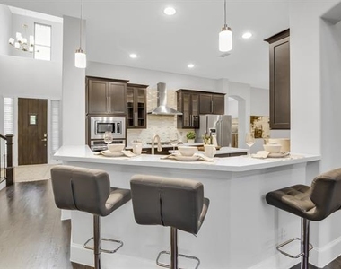 724 Orleans Drive - Photo Thumbnail 13