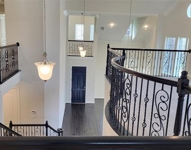 3512 Oakstone Drive - Photo Thumbnail 1
