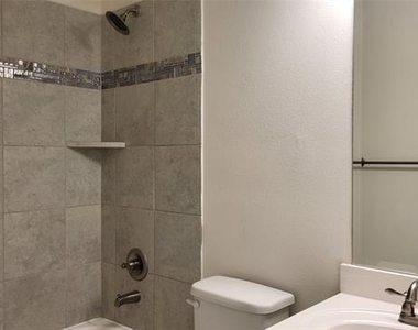 3512 Oakstone Drive - Photo Thumbnail 21