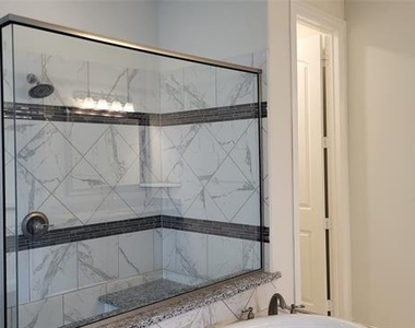 3512 Oakstone Drive - Photo Thumbnail 11