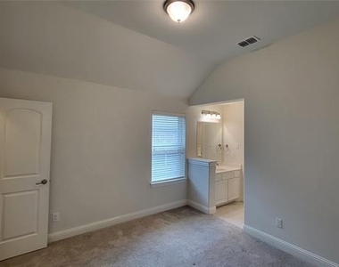 3512 Oakstone Drive - Photo Thumbnail 17