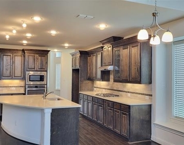 3512 Oakstone Drive - Photo Thumbnail 4
