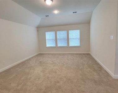 3512 Oakstone Drive - Photo Thumbnail 16