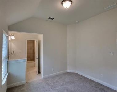 3512 Oakstone Drive - Photo Thumbnail 18