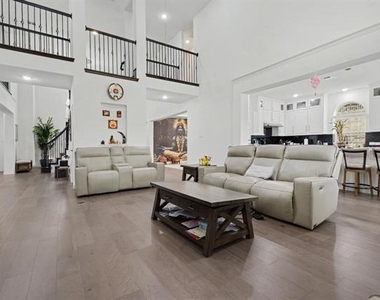 3814 Windmill Court - Photo Thumbnail 7