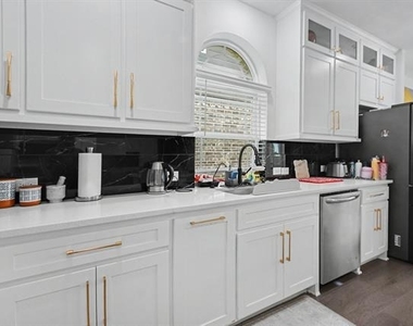 3814 Windmill Court - Photo Thumbnail 12