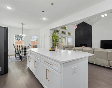 3814 Windmill Court - Photo Thumbnail 11