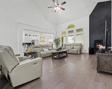 3814 Windmill Court - Photo Thumbnail 6