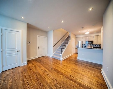 3333 Darcy Street - Photo Thumbnail 6