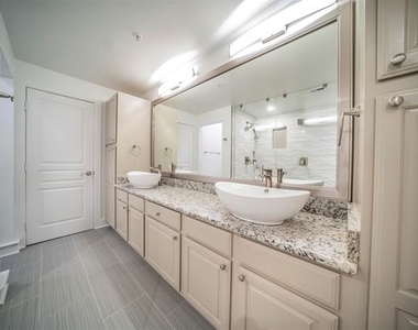 3333 Darcy Street - Photo Thumbnail 9