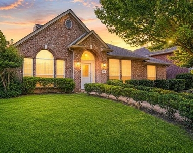 1405 Meadow Drive - Photo Thumbnail 15