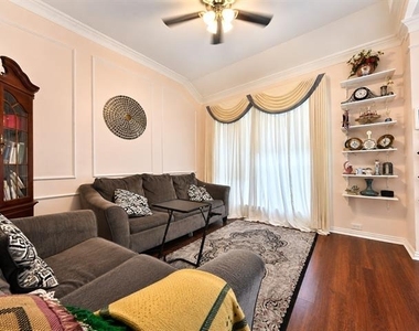 1405 Meadow Drive - Photo Thumbnail 4