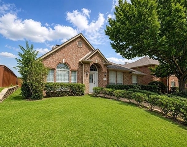 1405 Meadow Drive - Photo Thumbnail 1