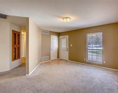 4804 Edgewater Drive - Photo Thumbnail 3