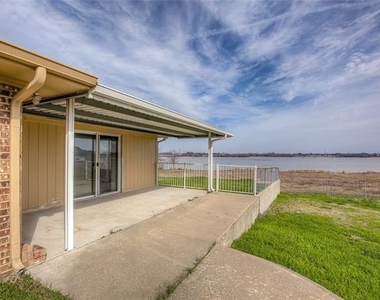 4804 Edgewater Drive - Photo Thumbnail 30