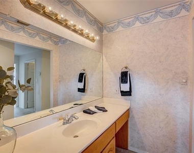 4804 Edgewater Drive - Photo Thumbnail 21