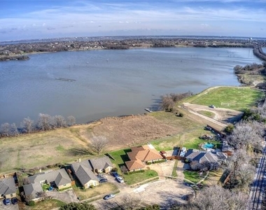 4804 Edgewater Drive - Photo Thumbnail 1