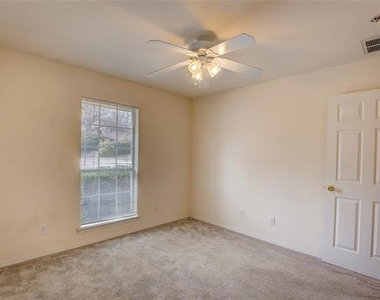 4804 Edgewater Drive - Photo Thumbnail 26