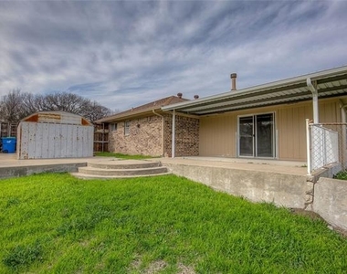 4804 Edgewater Drive - Photo Thumbnail 34