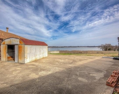 4804 Edgewater Drive - Photo Thumbnail 32