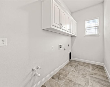 12995 Llano Avenue - Photo Thumbnail 20
