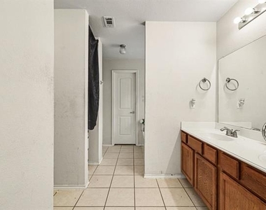 3608 Dove Lane - Photo Thumbnail 18