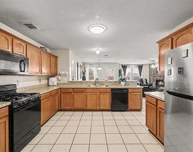 3608 Dove Lane - Photo Thumbnail 5