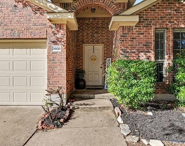 3608 Dove Lane - Photo Thumbnail 2