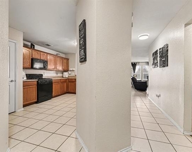 3608 Dove Lane - Photo Thumbnail 4