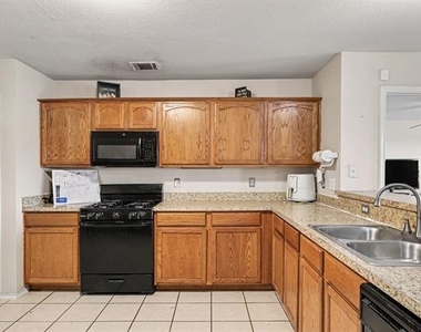 3608 Dove Lane - Photo Thumbnail 6