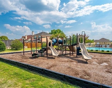 3608 Dove Lane - Photo Thumbnail 32