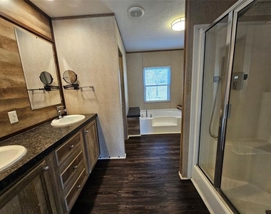 3434 Laguna Drive - Photo Thumbnail 11