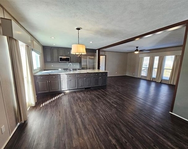 3434 Laguna Drive - Photo Thumbnail 5