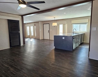 3434 Laguna Drive - Photo Thumbnail 6