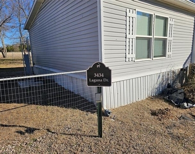 3434 Laguna Drive - Photo Thumbnail 4