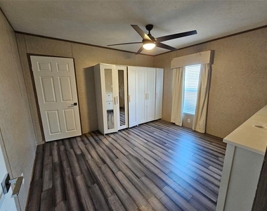 3434 Laguna Drive - Photo Thumbnail 19