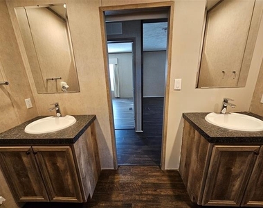 3434 Laguna Drive - Photo Thumbnail 18