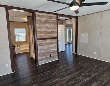 3434 Laguna Drive - Photo Thumbnail 10