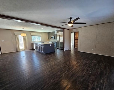 3434 Laguna Drive - Photo Thumbnail 7