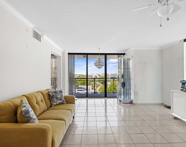 3031 N Ocean Boulevard - Photo Thumbnail 7
