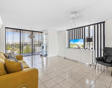 3031 N Ocean Boulevard - Photo Thumbnail 8