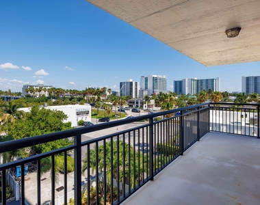 3031 N Ocean Boulevard - Photo Thumbnail 5