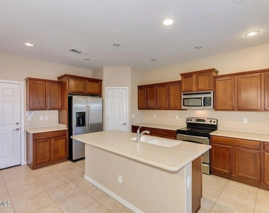 16210 N 22nd Lane - Photo Thumbnail 9