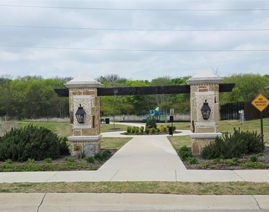 202 Griffith Drive - Photo Thumbnail 27