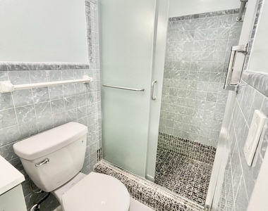 5630 Hollywood Boulevard - Photo Thumbnail 6