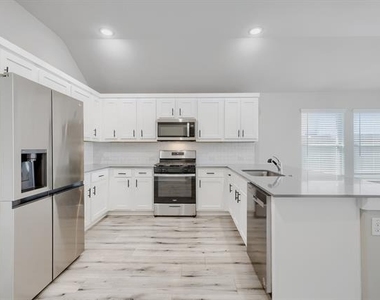 114 Mandarin Street - Photo Thumbnail 2