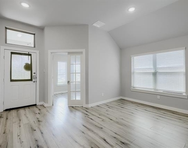 114 Mandarin Street - Photo Thumbnail 1