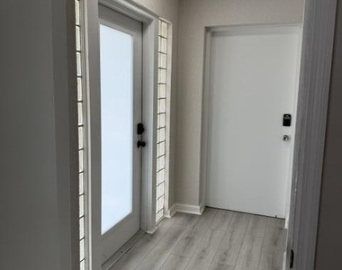 112 Lake Avenue - Photo Thumbnail 12