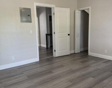 112 Lake Avenue - Photo Thumbnail 7