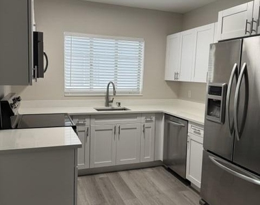 112 Lake Avenue - Photo Thumbnail 3